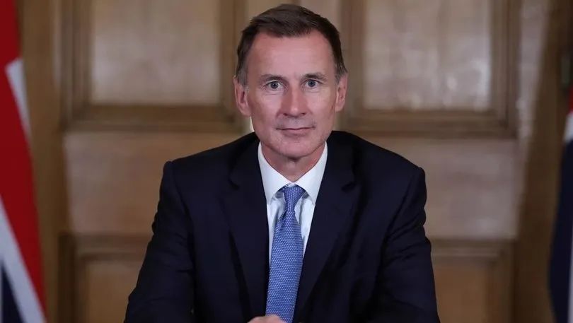 Böyük Britaniyanın maliyyə naziri güclü artıma işarə edir