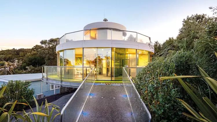 Yeni Zelandiyada 360 dərəcə fırlana bilən ev satılır