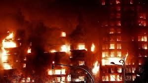 İspaniyanın Valensiya şəhərində 14 mərtəbəli binada yanğın baş verib