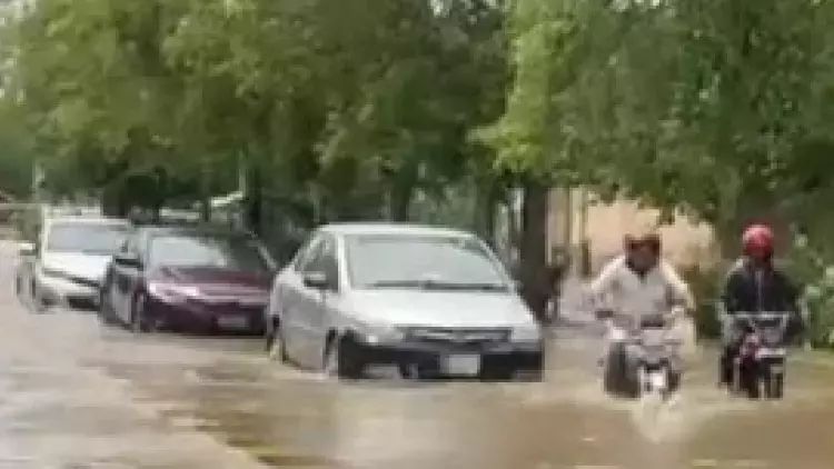 Pakistanda güclü yağışlar 37 nəfərin həyatına son qoyub