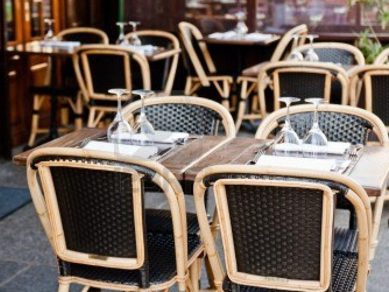 Bakıda tanınmış restoranda dava düşüb, bıçaqlanan var