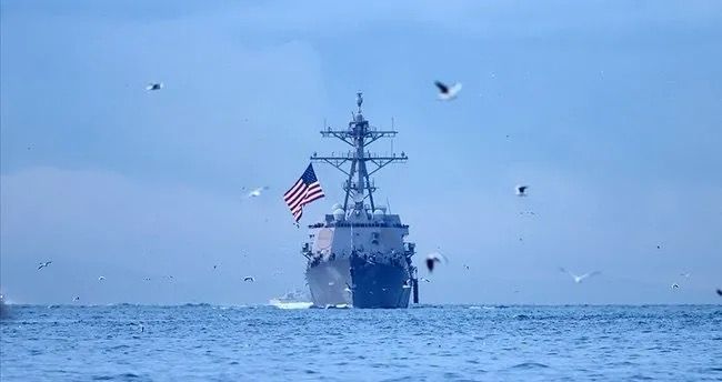 Qırmızı dənizdə ABŞ-ın 2 hərbi gəmisinə raket və İHA hücumu edilib