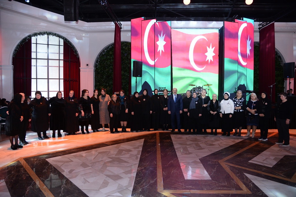 Nəsimi rayonunda “8 Mart - Beynəlxalq Qadınlar Günü” münasibətilə Ulu Öndər Heydər Əliyev və Azərbaycan cəmiyyətinin inkişafında qadınların rolu adlı tədbir keçirilib