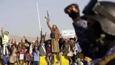 Husilər Amerika gəmisini vurdu: 2 ÖLÜ VAR