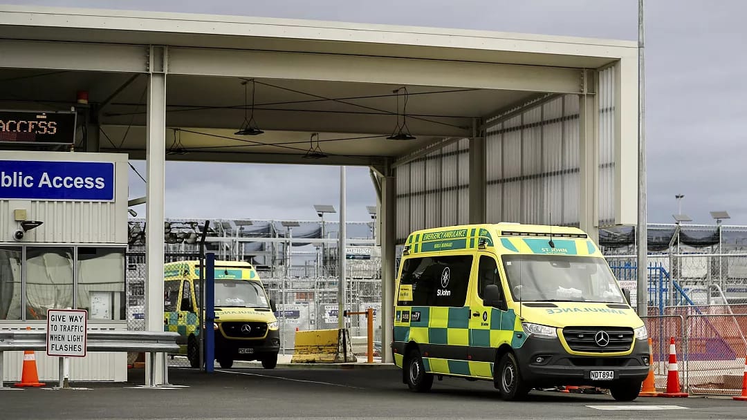 Yeni Zelandiyadan Çiliyə uçan təyyarədə bu səbəbdən 50 nəfər xəsarət aldı