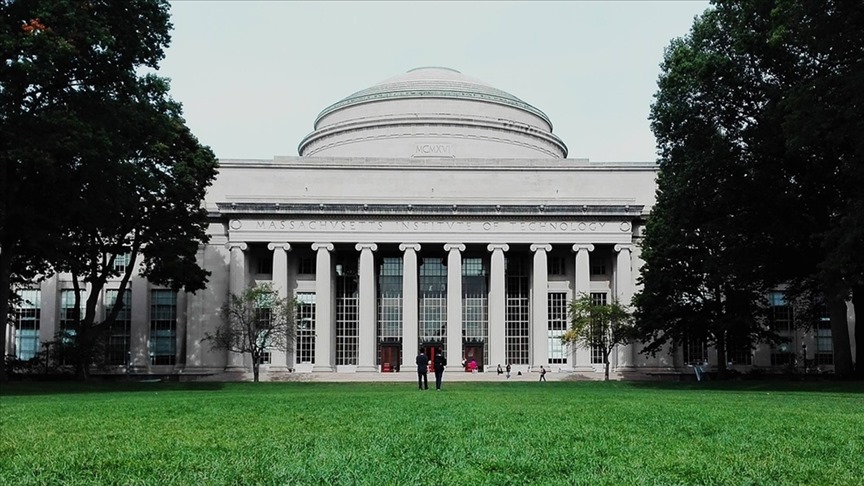 Massaçusets Texnologiya İnstitutu Fələstin tərəfdarı tələbələri təhdidlərlə susdurmağa çalışır
