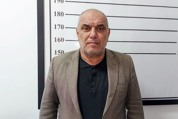 Rüsvayedici məlumatlar yayacağı ilə hədələdi, minlərlə manat pulunu aldı - FOTO