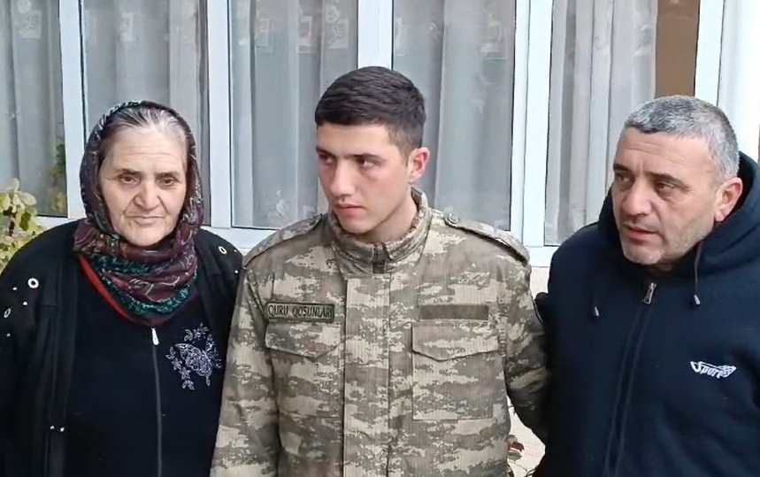 Əsirlikdən qayıdan əsgər ailəsinə qovuşdu - VİDEO