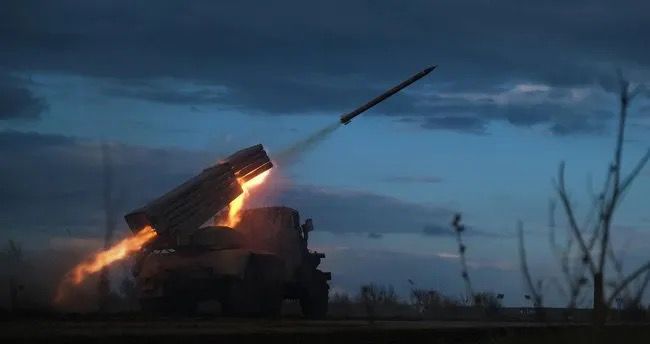 Ukrayna Krıma şiddətli hücumlar həyata keçirib