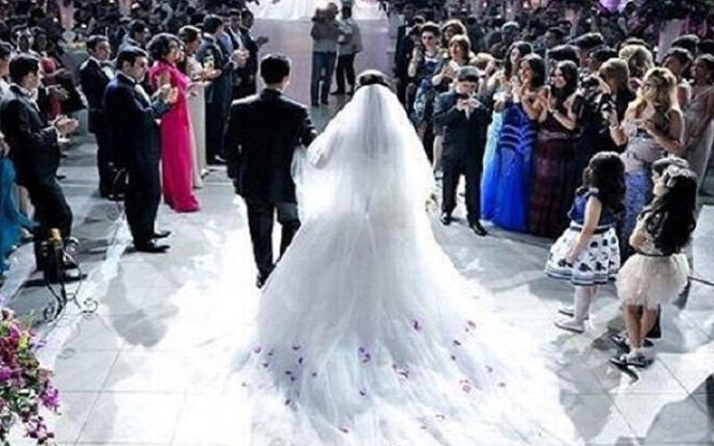 Toyda BİABIRÇILIQ - Gəlin utancından bilmədi nə etsin - VİDEO