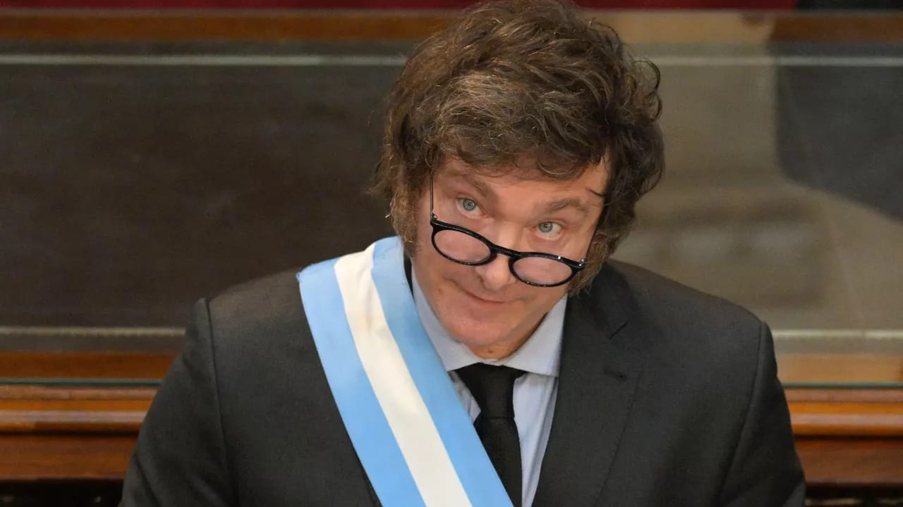 Kolumbiya bütün Argentina diplomatlarını ölkədən çıxarır