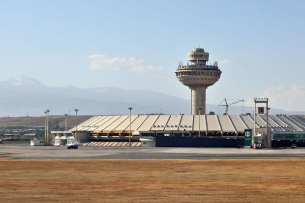 Ermənistan rusiyalı sərhədçiləri əvəzləyəcək şəxslər axtarır