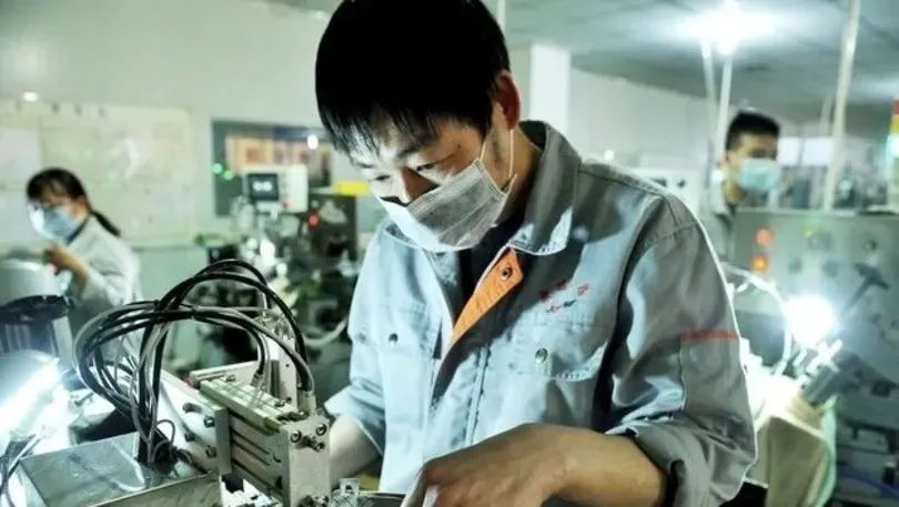 Çində istehsal sektoru inkişaf edib