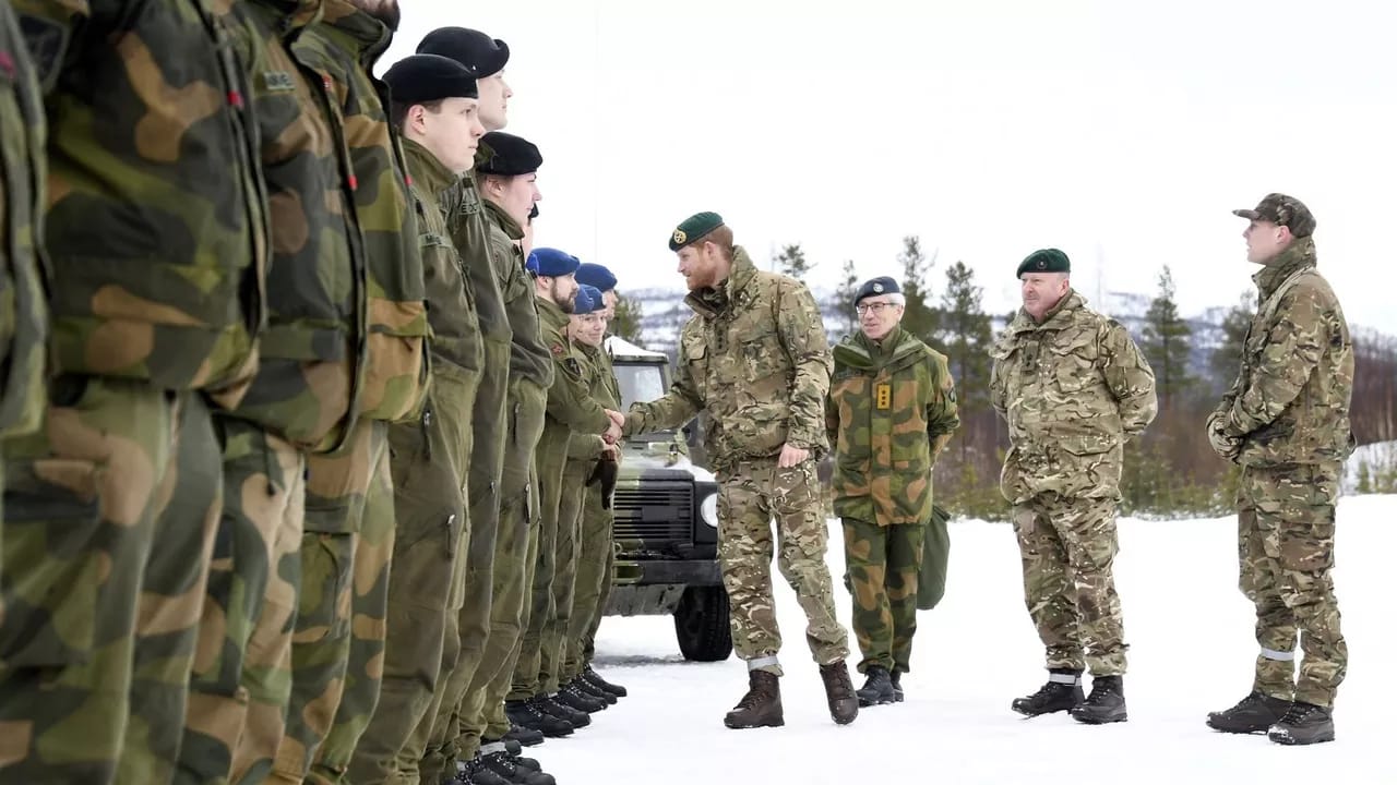 Norveç silah altındakı əsgərlərinin sayını artıracaq