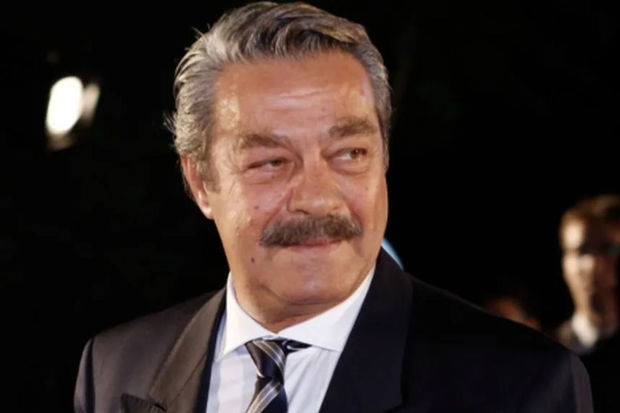 Evində huşsuz tapılan məşhur türkiyəli aktyorun vəziyyəti bəlli oldu - FOTO