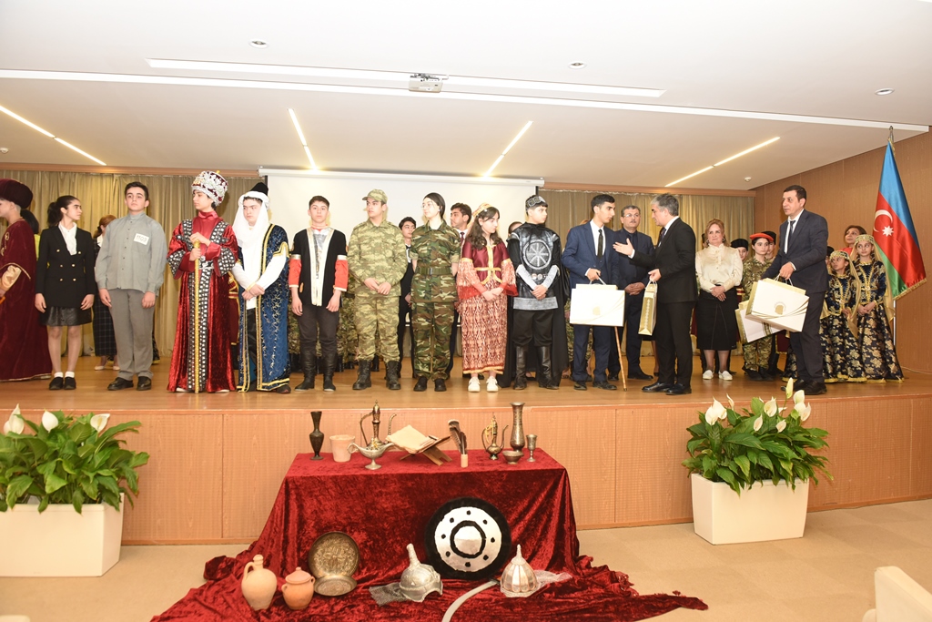 Nəsimi rayonunda Bakı Şəhər İcra Hakimiyyətinin təşkilatçılığı ilə “Heydər Əliyev və Azərbaycan tarixi” mövzusunda elmi-praktik konfrans keçirilib