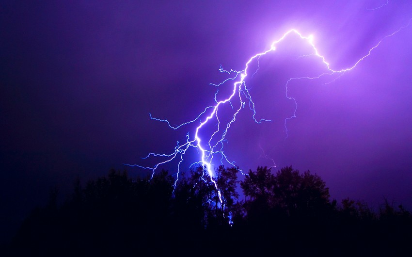 Azərbaycanın bəzi ərazilərində şimşək çaxıb, qar yağıb - FAKTİKİ HAVA