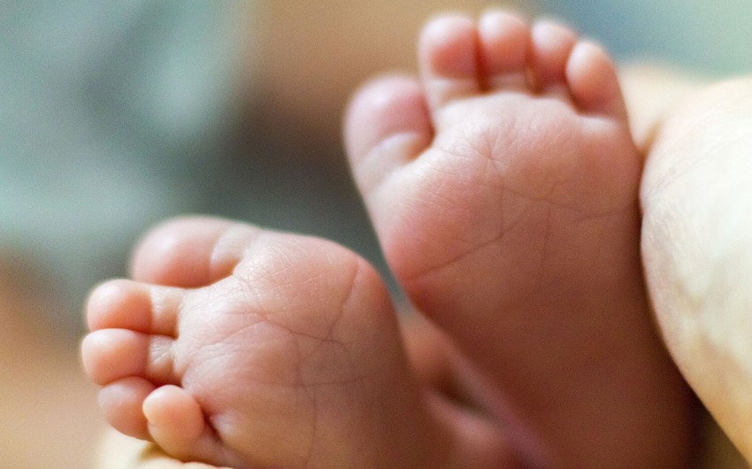 Qanada anası tərəfindən torpağa diri-diri basdırılan körpə 6 saat sonra sağ tapılıb