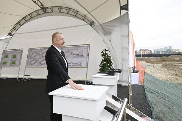 Prezident İlham Əliyev Gəncə şəhər stadionunun təməlini qoyub - YENİLƏNİB + FOTO