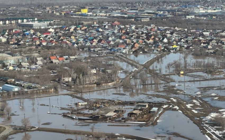 Orenburqda bir gecədə 300-dən çox ev su altında qalıb