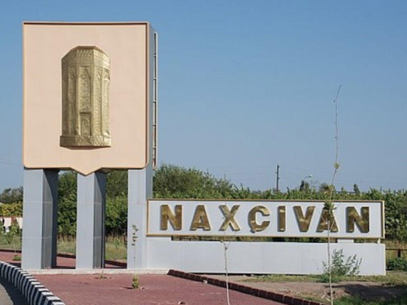 Naxçıvanda qaya uçqunu oldu - FOTO