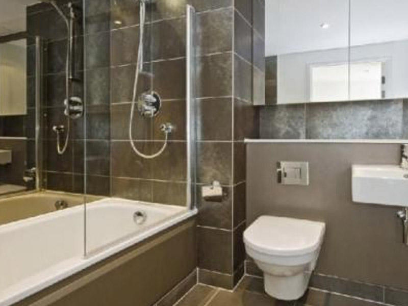 Kişi tanışı olan qadının evindən ölü tapıldı