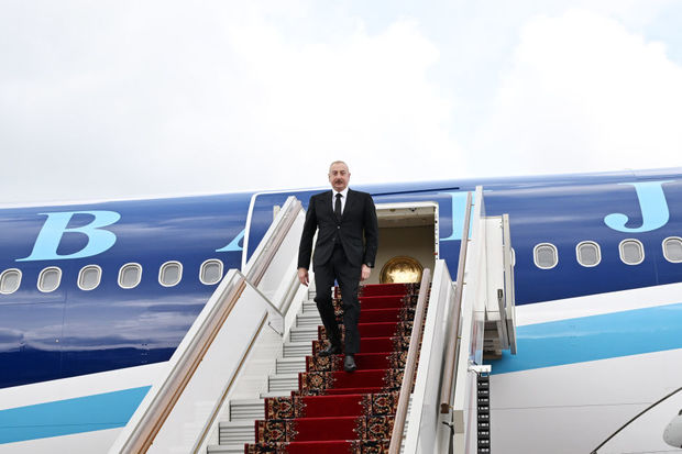 İlham Əliyev Rusiyaya işgüzar səfərə gedib - FOTO