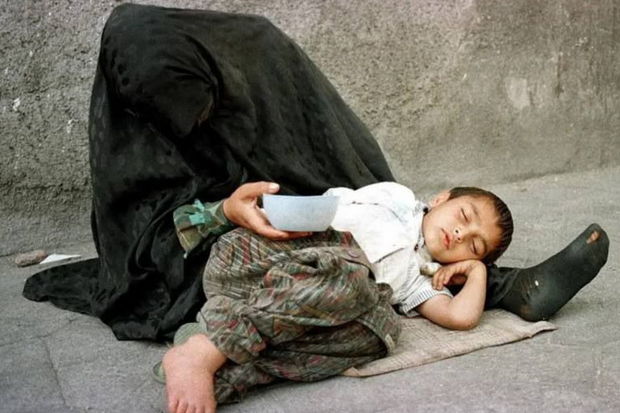 İranda iki ildə yoxsulların sayı səkkiz milyon nəfər artıb - FOTO
