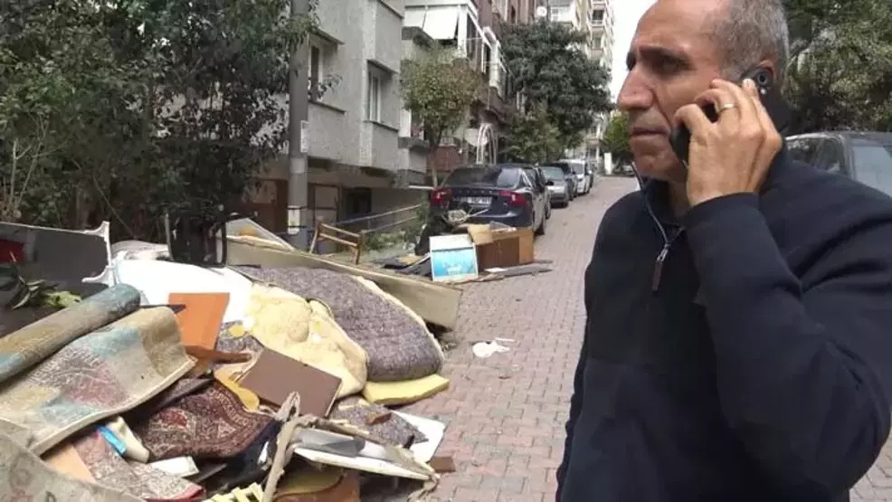 Kirayəçilərə əsəbiləşən ev sahibi mebelləri balkondan atdı