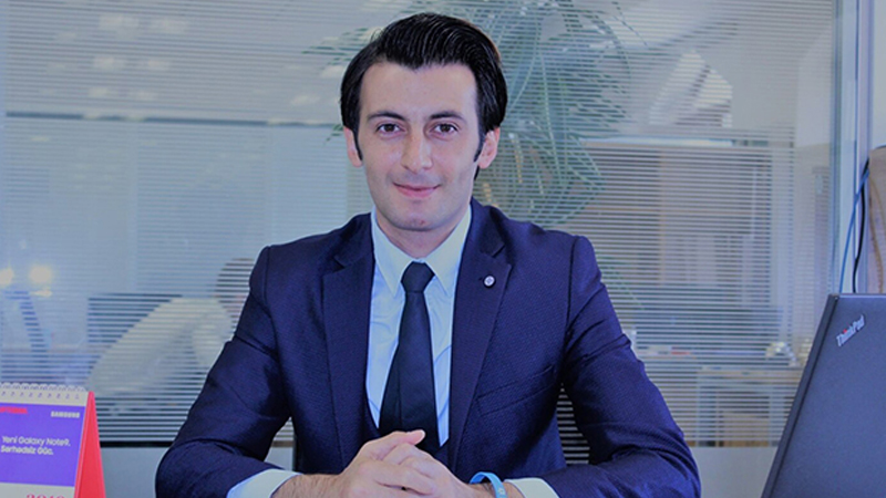 Yarım milyonluq mənimsəmədə ittiham olunan politoloqla bağlı qərar verildi