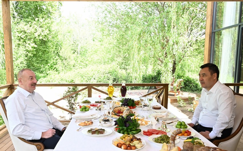 Azərbaycan və Qırğızıstan prezidentləri birgə nahar ediblər