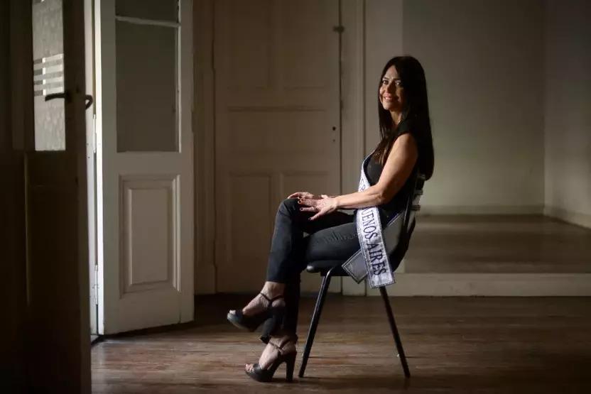 60 yaşlı qadın gözəllik yarışmasının qalibi olub