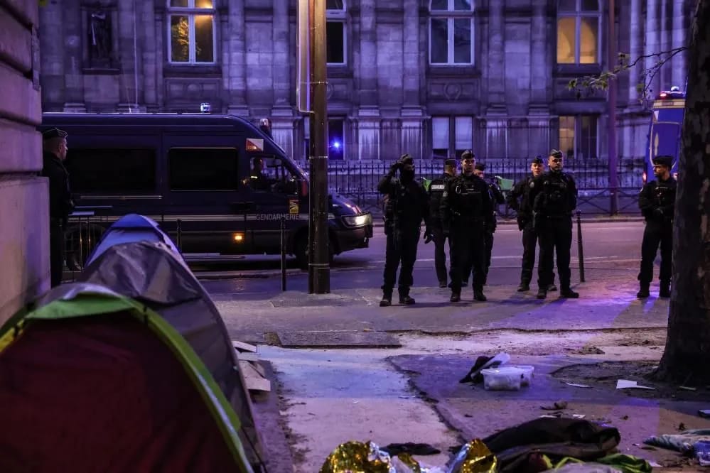 Parisdə Olimpiadadan əvvəl miqrant düşərgəsi boşaldılıb