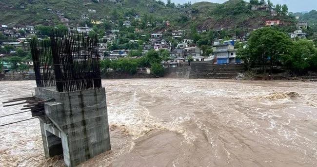 Pakistanda leysan yağışları can almağa davam edir
