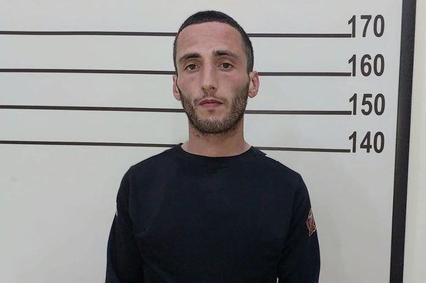 Evlərdən mobil telefonlar oğurlayan şəxs saxlanılıb