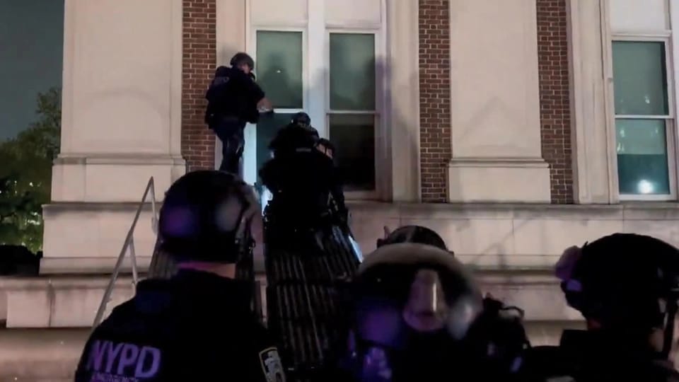 ABŞ-ın Kolumbiya Universitetində polis tələbələrə qarşı əməliyyat keçirib