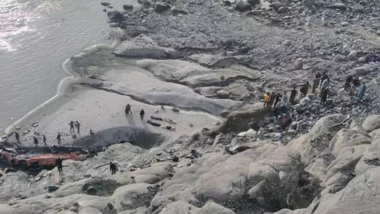 Pakistanda avtobus qəzası baş verib: 20 ÖLÜ