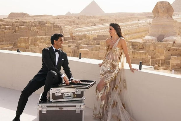 Piramidaların ətəyində dəbdəbəli toy: Fantastik qiymətə başa gəldi - FOTO