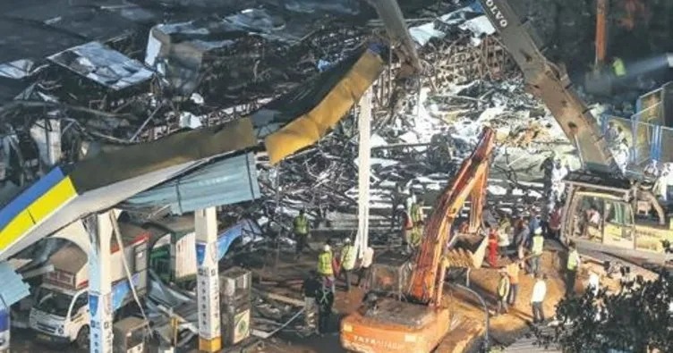 Reklam lövhəsi 8 nəfərin həyatına son qoydu