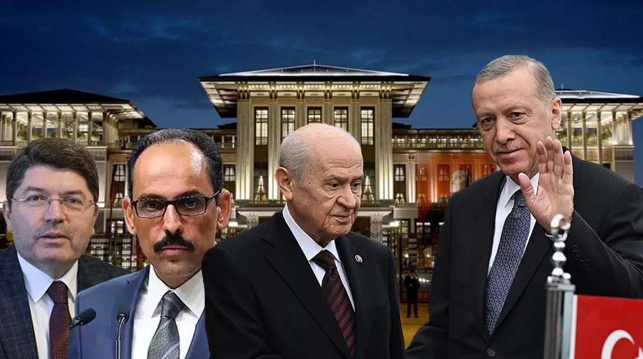 Türkiyədə çevriliş təhlükəsi: Ərdoğan gecə yarısı hamını topladı