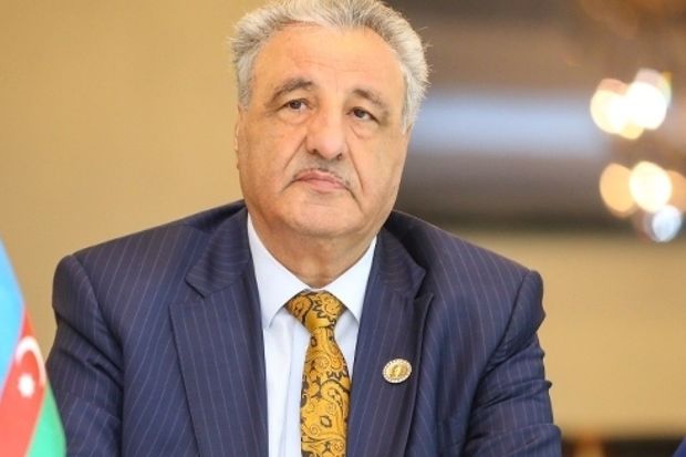 Tağı Əhmədova qarşı iki milyon manat dələduzluq edən şəxs yenidən hakim qarşısında