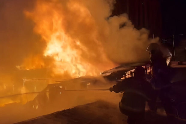 “Ağ çiçəyim” gül mağazası yanır - YENİLƏNİR + FOTO/VİDEO