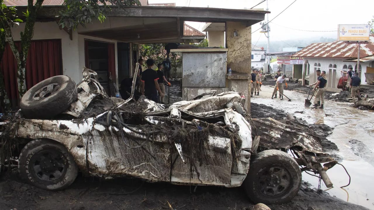 İndoneziyada ölənlərin sayı 67 nəfərə çatıb