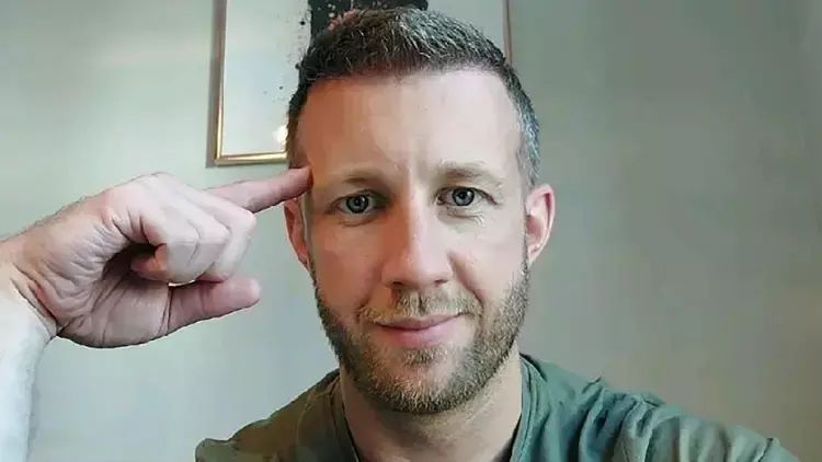 Honq-Konq casusu olmaqda ittiham olunan keçmiş donanma üzvü ölü tapılıb