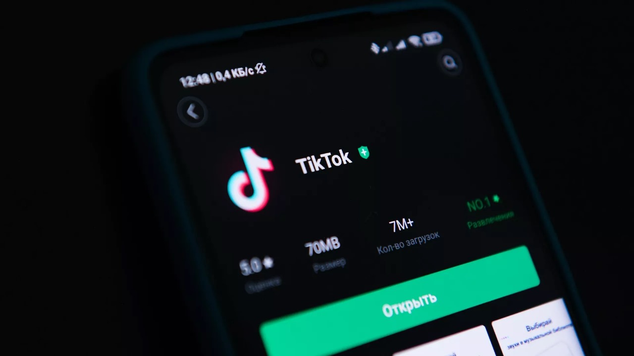 “TikTok” canlı yayımlardan pul qazananlar üçün yeni qaydalar tətbiq edəcək
