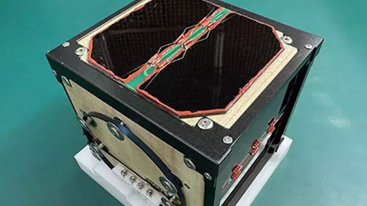 Dünyanın ilk taxta peyki sentyabrda kosmosa göndəriləcək