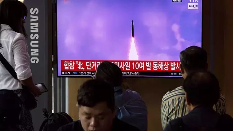 Şimali Koreya Yapon dənizinə çoxsaylı ballistik raketlər atıb