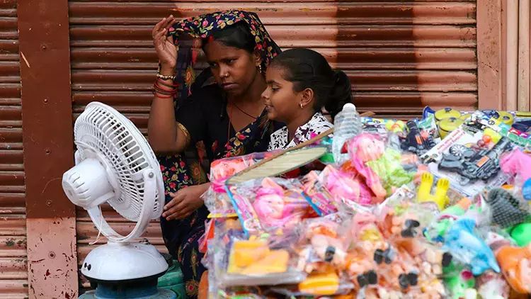 Hindistanda həddindən artıq istilər insanların ölümünə səbəb olub