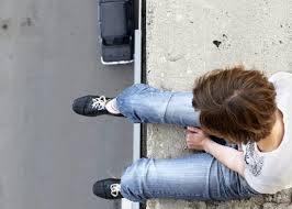 Şabranda yeniyetmə dördüncü mərtəbədən yıxıldı