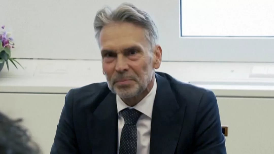 Hollandiya kəşfiyyatının keçmiş direktoru baş nazir vəzifəsinə təklif olunub